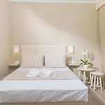 Ammos Seaside Luxury מלון 4*