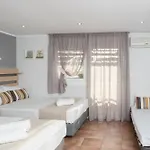 Ammos Seaside Luxury מלון 4*